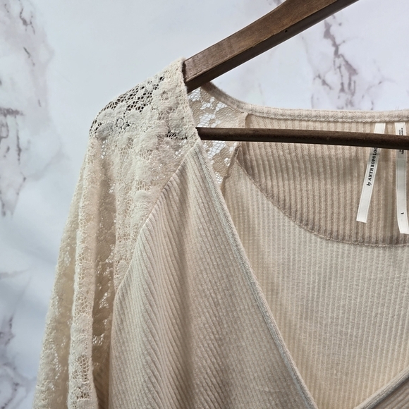 By Anthropologie Shirt Womes Large Cream Lace Sleeve Balloon Faux Wrap Sweater - Picture 4 of 15